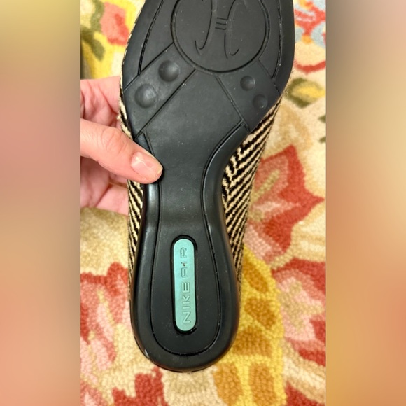 COLE HAAN X NIKE Limited Edition Calf Hair Pointed Toe Ballet Flats - Size 6 1/2 - Picture 14 of 16